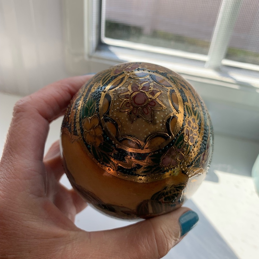 Handcrafted Oriental Decorative Egg with Stand - Picture 5 of 7